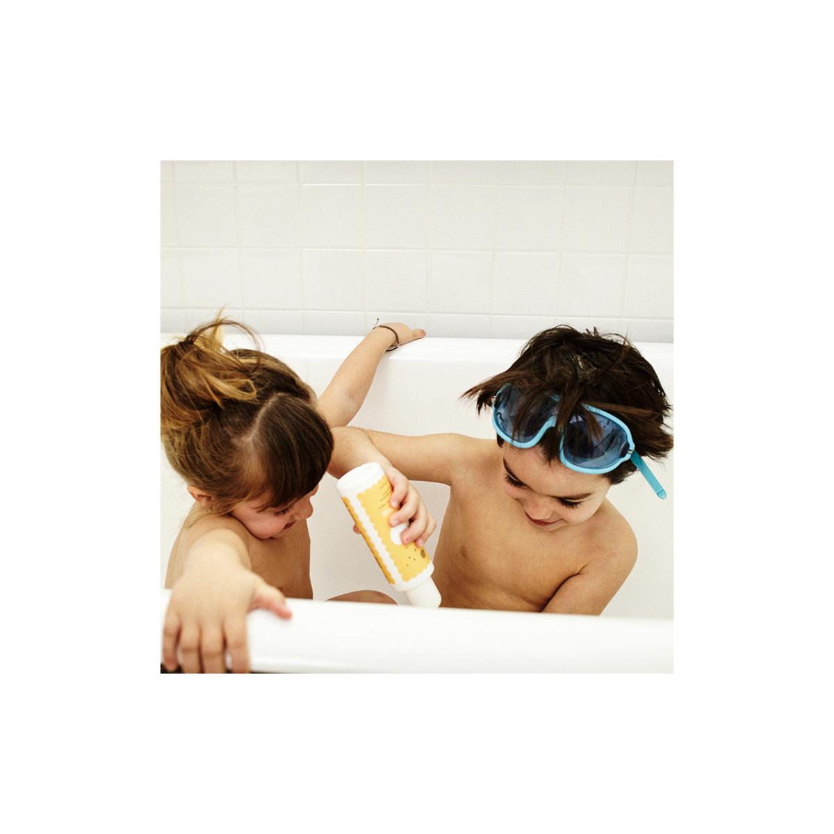 Gel & Champú de baño Carelia 200 ml