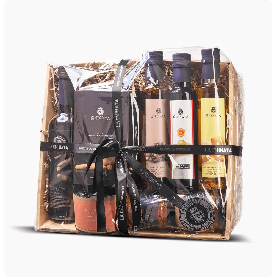 Cesta Regalo Mediana Gourmet nº1 La Chinata con 8 Productos.