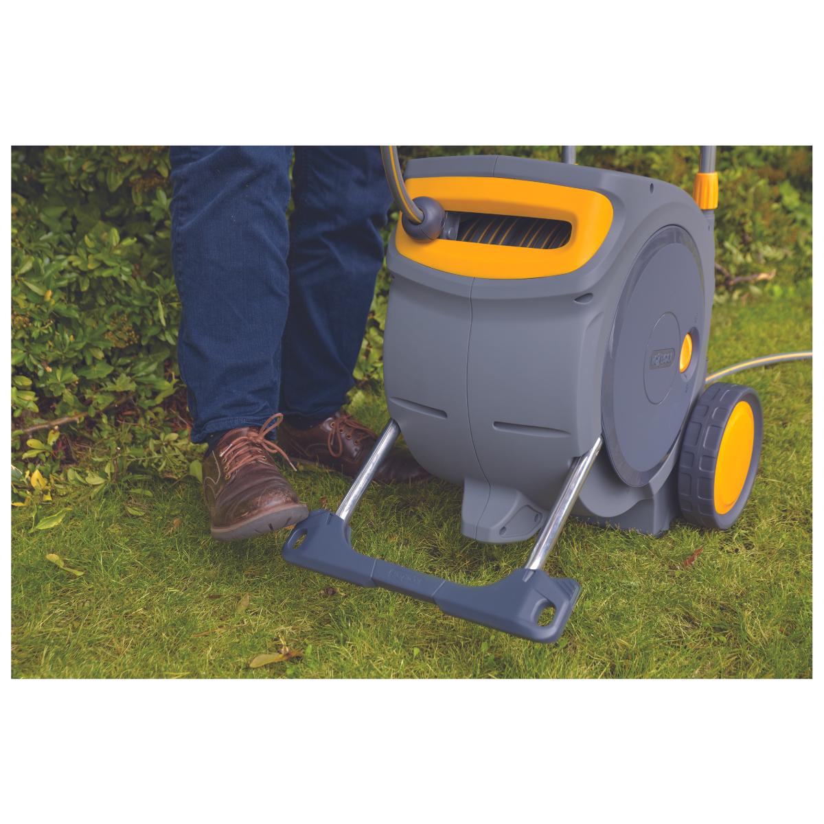 Portamangueras automático con ruedas AutoReel Mobile 35 m de manguera Hozelock