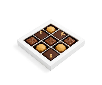 Caja 9 Bombones Variados: Pistacho / Almendra Marcona / Chocolate GOLD_0