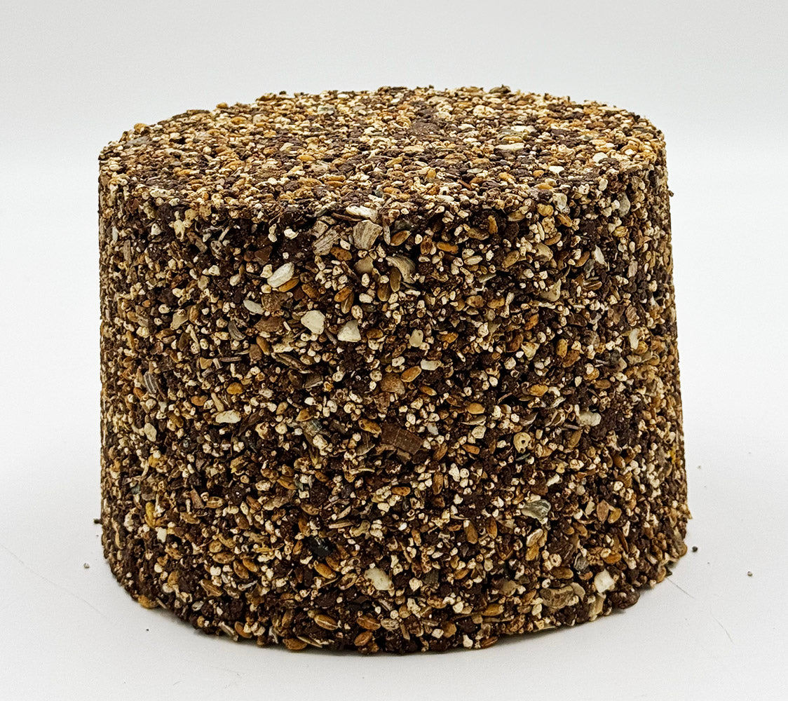 Poultry Block (4Kg) - Bloque De Alimento Para Gallinas Rico En Calcio, Vitaminas Y Cereales- Finca Casarejo_1